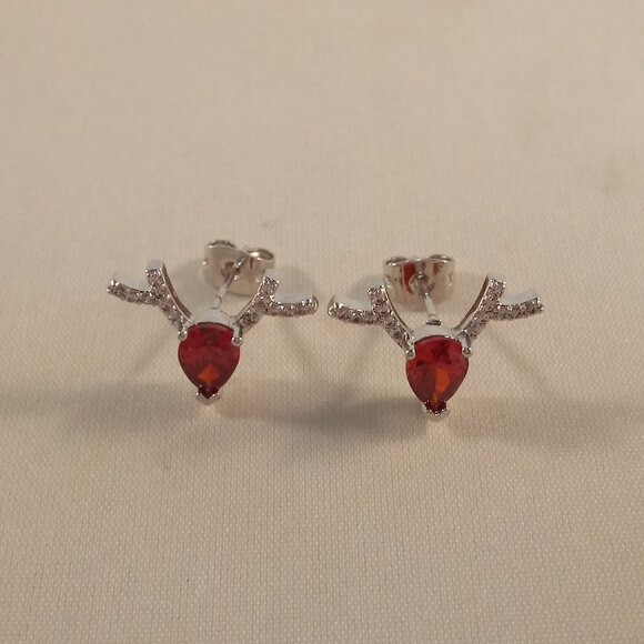 Silver Deer Elk Head Ruby Red Diamond Zircon Stud Earrings New Holiday Festive - Picture 2 of 2